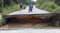 Tiga jembatan di Rohul ambruk diterjang banjir, 300 Kepala Keluarga terisolir
